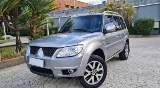 MITSUBISHI PAJERO TR4 2.0 4X4 16V 140CV FLEX 4P AUTOMÁTICO MITSUBISHI PAJERO TR4 2.0 4X4 16V 140CV FLEX 4P AUTOMÁTICO